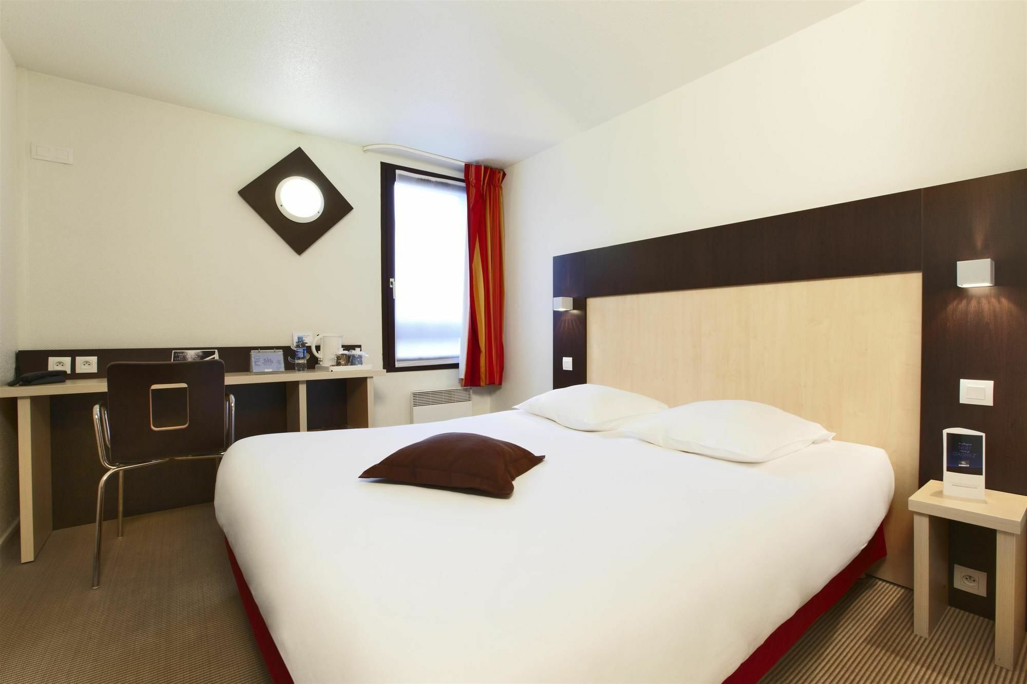 Kyriad Rouen Nord - Mont Saint Aignan Ngoại thất bức ảnh