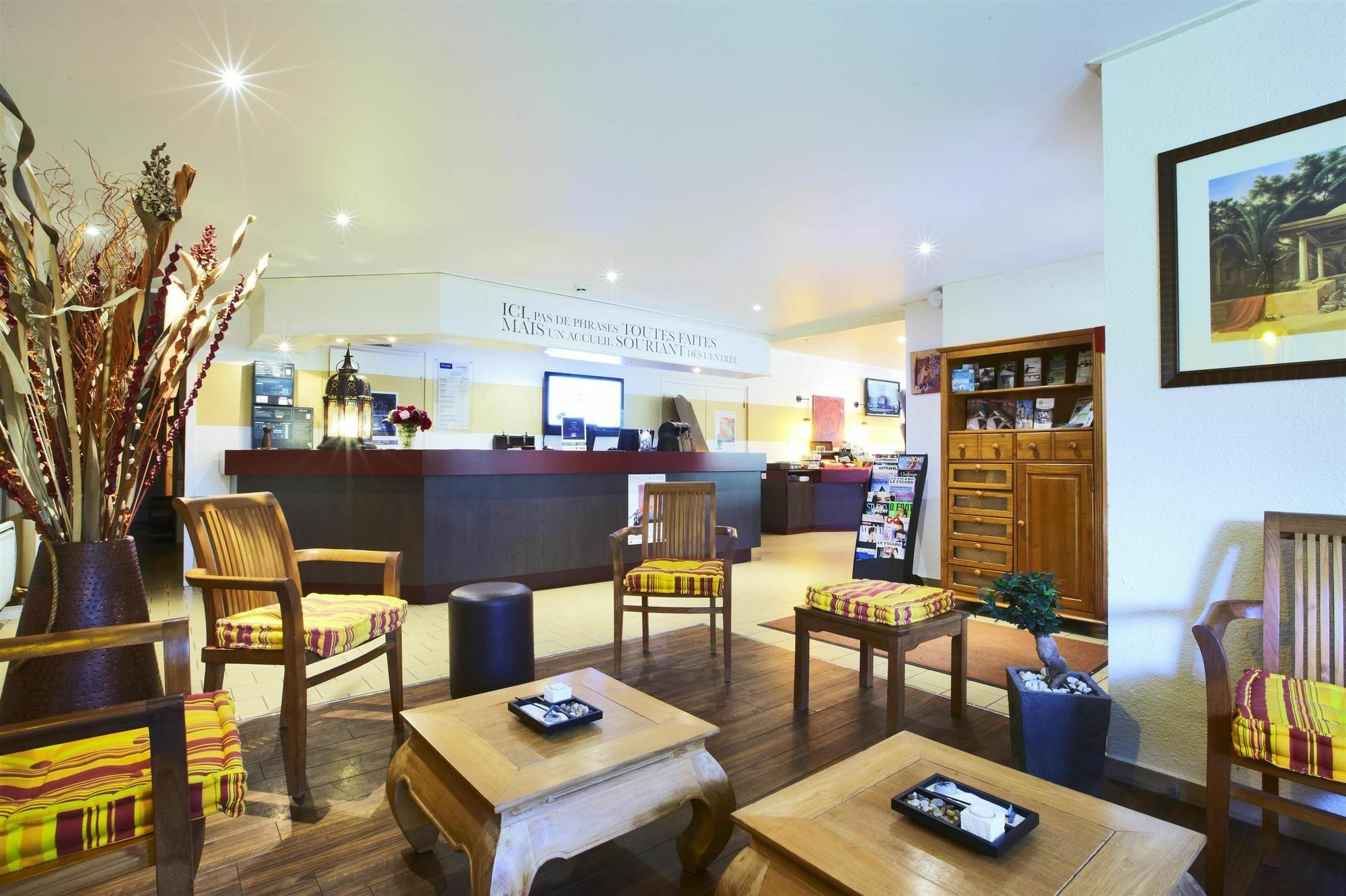 Kyriad Rouen Nord - Mont Saint Aignan Ngoại thất bức ảnh