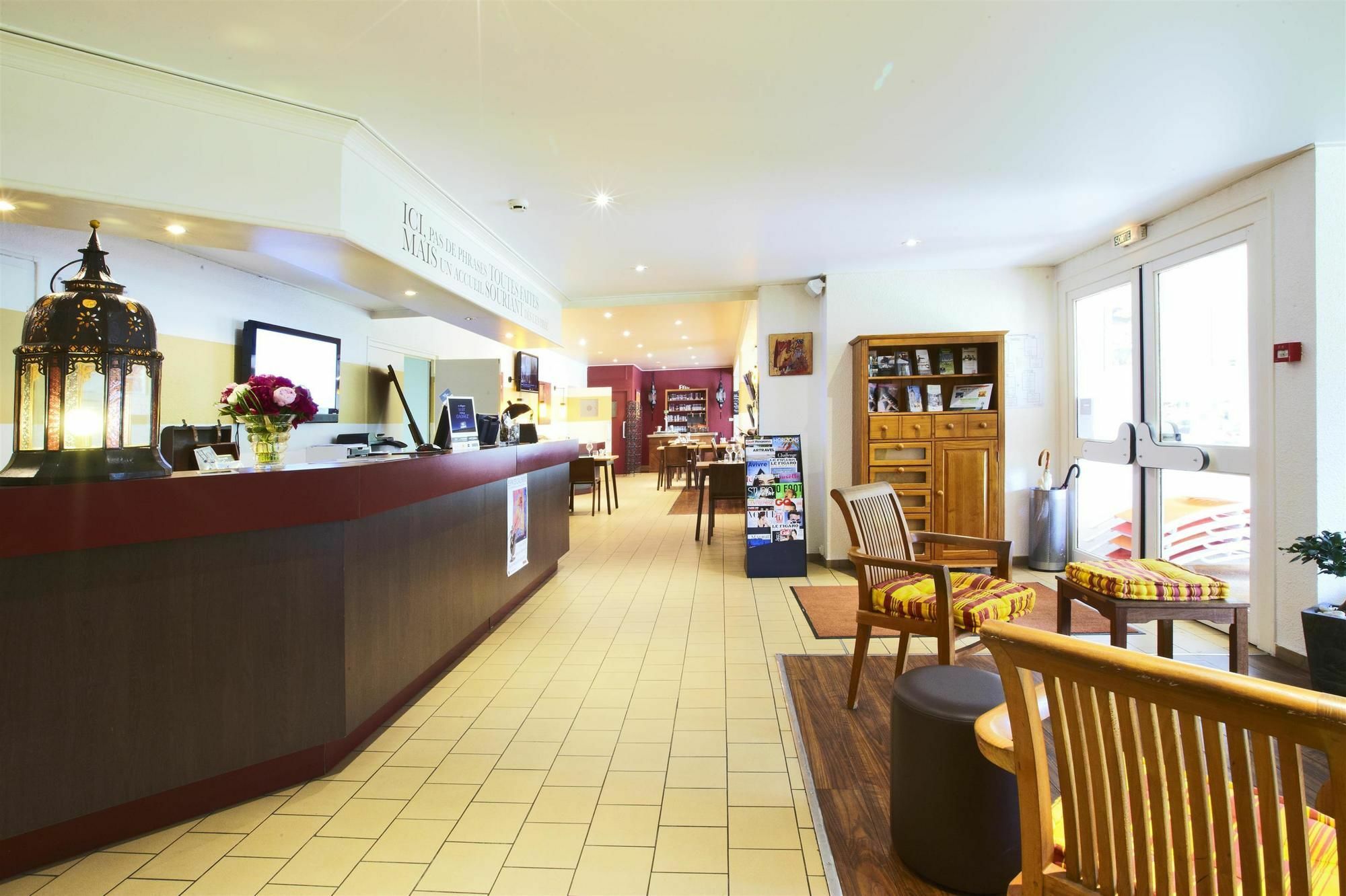 Kyriad Rouen Nord - Mont Saint Aignan Ngoại thất bức ảnh