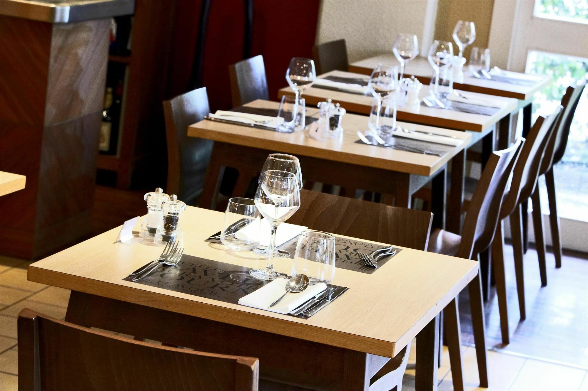 Kyriad Rouen Nord - Mont Saint Aignan Ngoại thất bức ảnh